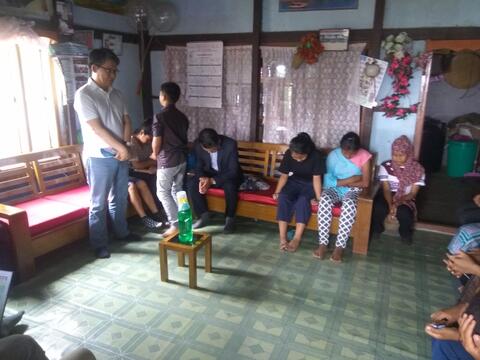 Elder Ryu Praying for the Children